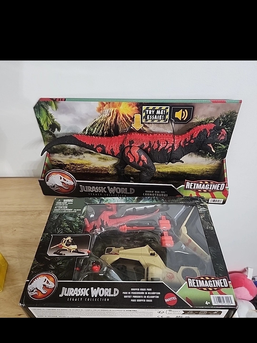 Jurassic World Legacy Collection Roarin Carnotaurus Velociraptor Chopper Figures